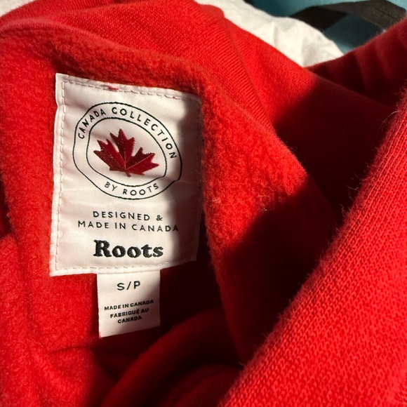 Roots Red Canada Sweater - Picture 4 of 4